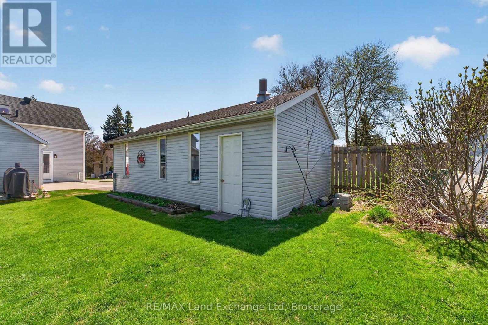 15 Whitechurch Street, Huron-Kinloss, Ontario  N0G 2W0 - Photo 46 - X13234276