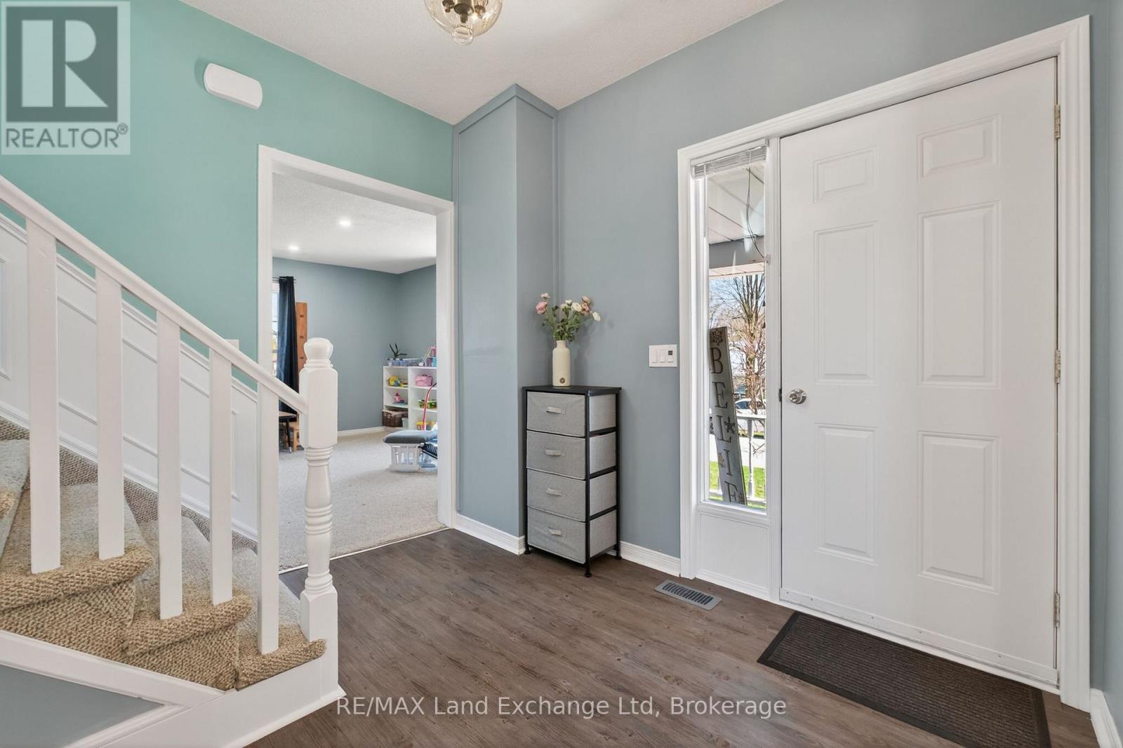 15 Whitechurch Street, Huron-Kinloss, Ontario  N0G 2W0 - Photo 6 - X13234276