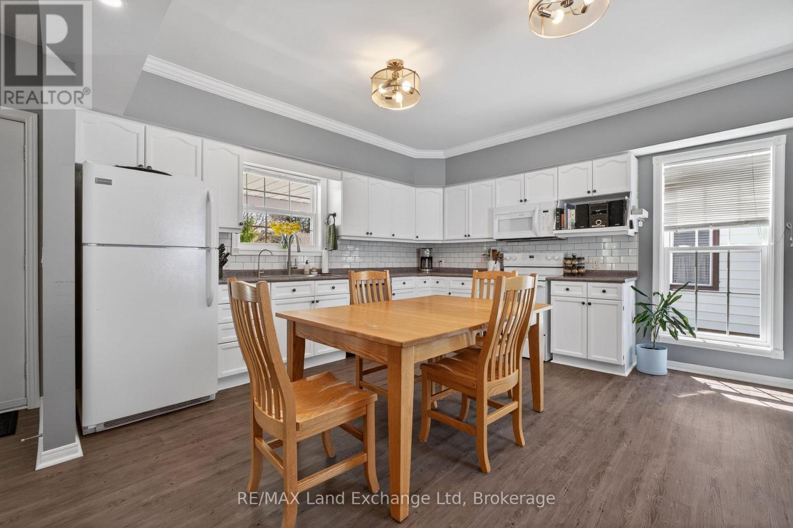 15 Whitechurch Street, Huron-Kinloss, Ontario  N0G 2W0 - Photo 8 - X13234276