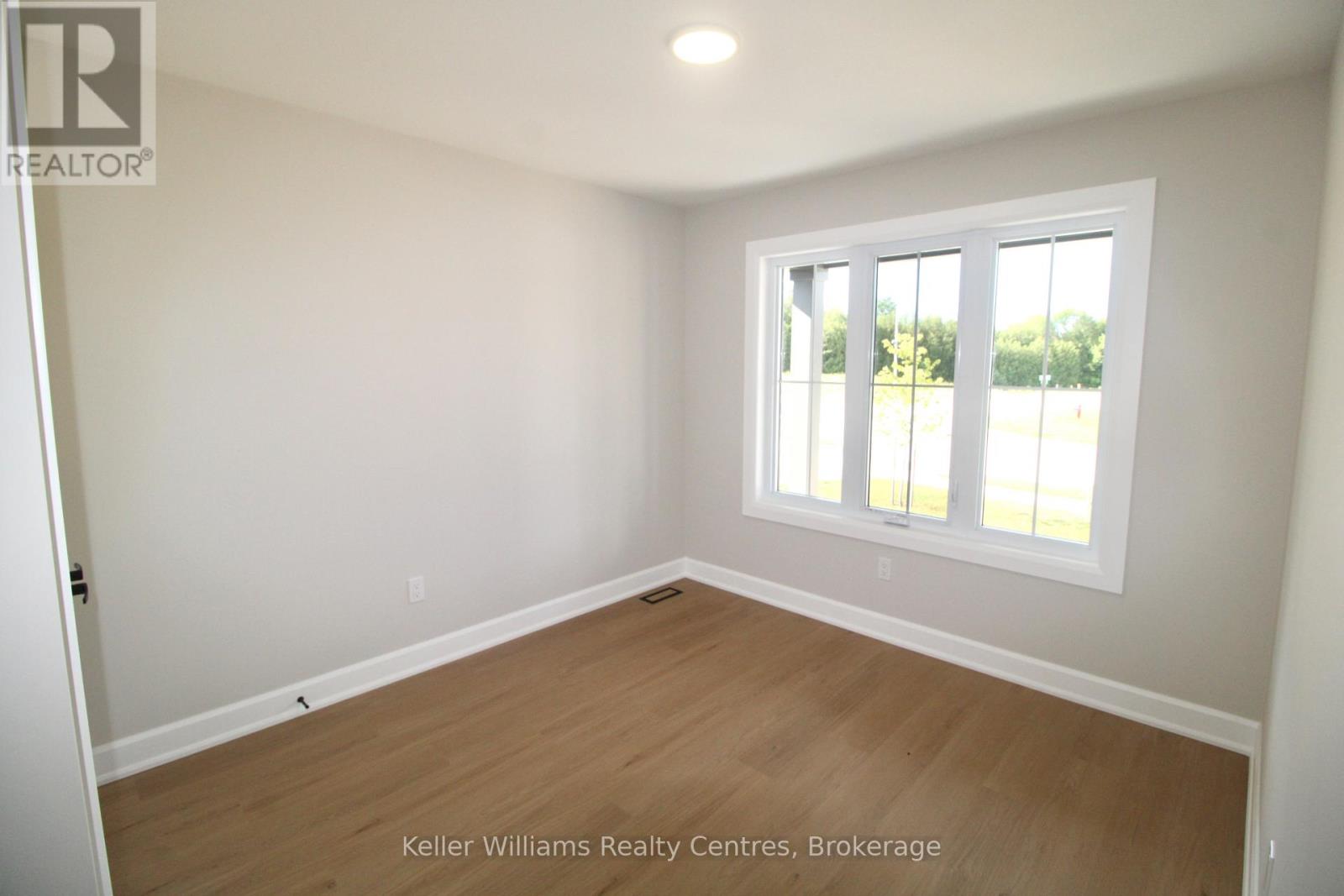 715 18th Street, Hanover, Ontario  N4N 0C7 - Photo 3 - X13234866