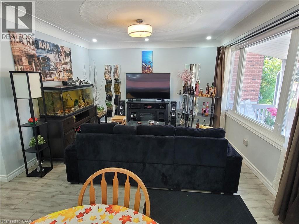 239 West 18th Street, Hamilton, Ontario  L9C 4H1 - Photo 11 - 40836326