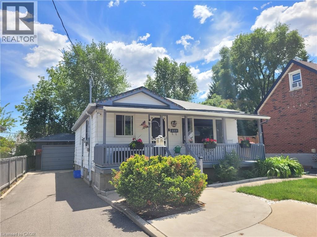 239 West 18th Street, Hamilton, Ontario  L9C 4H1 - Photo 2 - 40836326