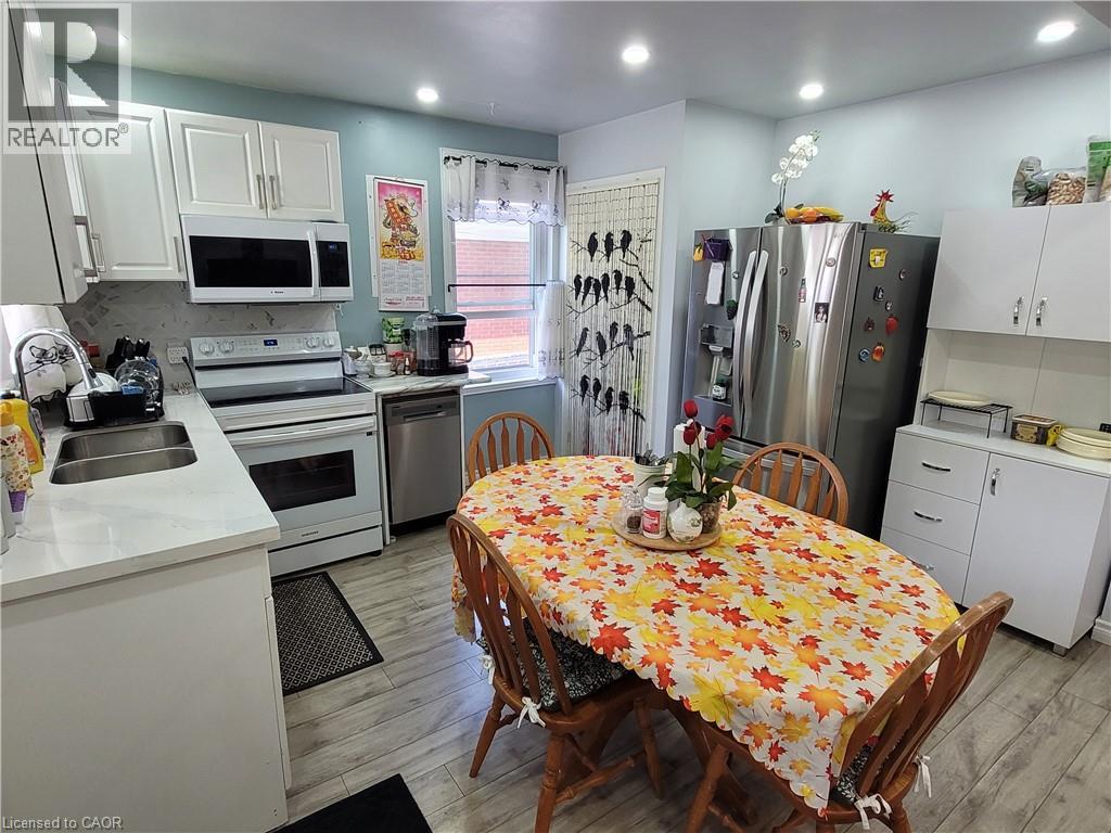 239 West 18th Street, Hamilton, Ontario  L9C 4H1 - Photo 5 - 40836326