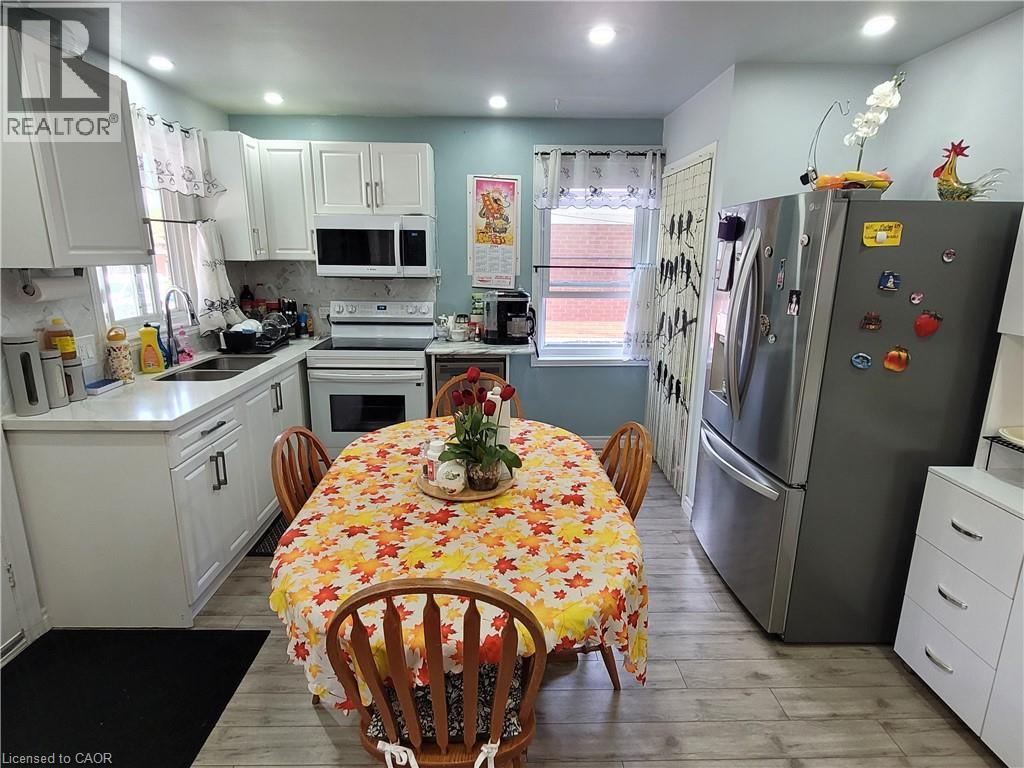 239 West 18th Street, Hamilton, Ontario  L9C 4H1 - Photo 9 - 40836326
