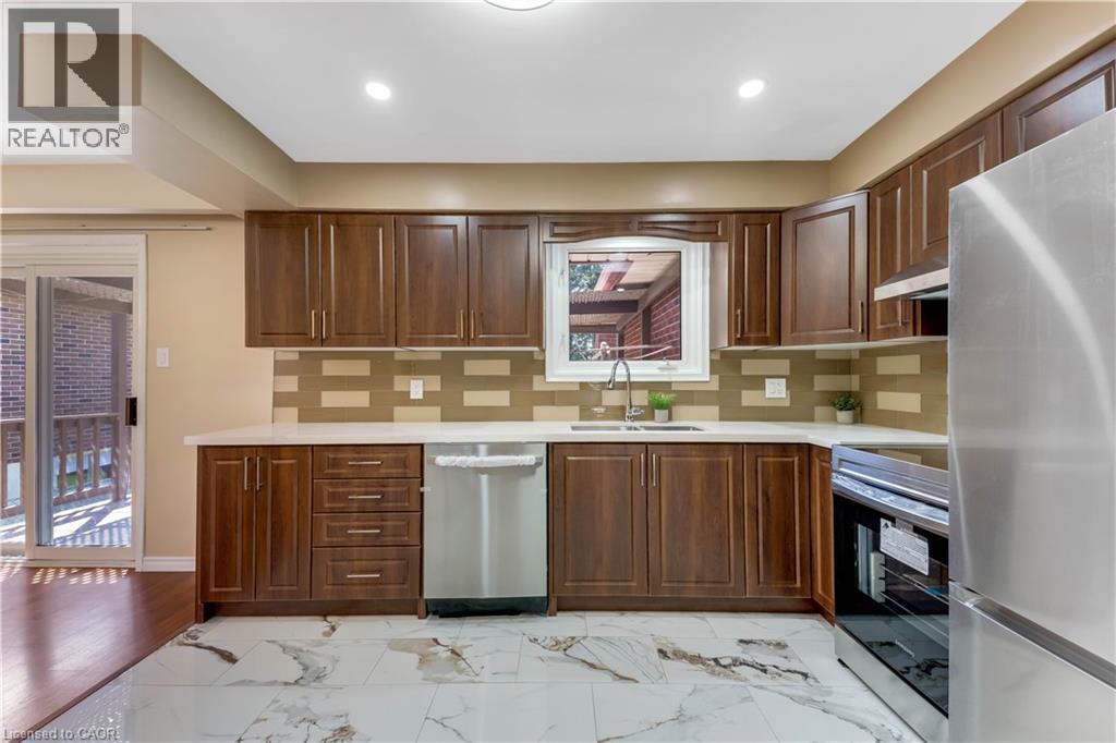 402 Lakeview Drive, Waterloo, Ontario  N2L 4Z6 - Photo 10 - 40835792