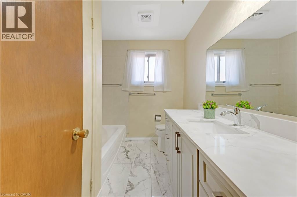 402 Lakeview Drive, Waterloo, Ontario  N2L 4Z6 - Photo 19 - 40835792