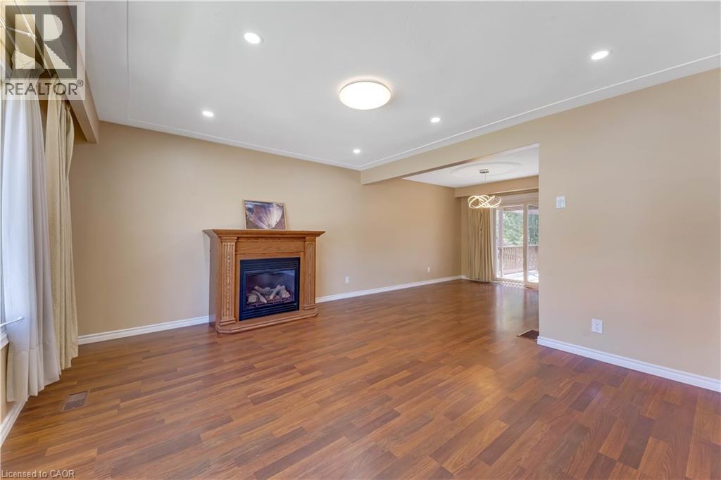 402 Lakeview Drive, Waterloo, Ontario  N2L 4Z6 - Photo 5 - 40835792