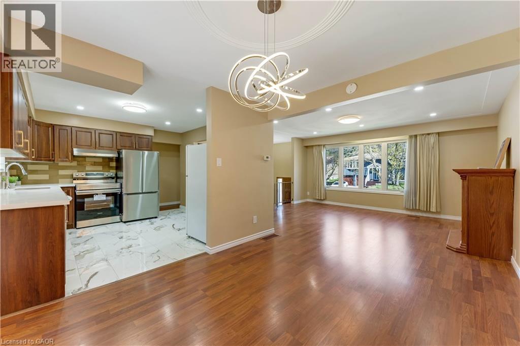 402 Lakeview Drive, Waterloo, Ontario  N2L 4Z6 - Photo 7 - 40835792