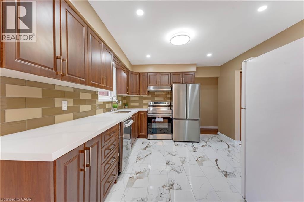 402 Lakeview Drive, Waterloo, Ontario  N2L 4Z6 - Photo 8 - 40835792