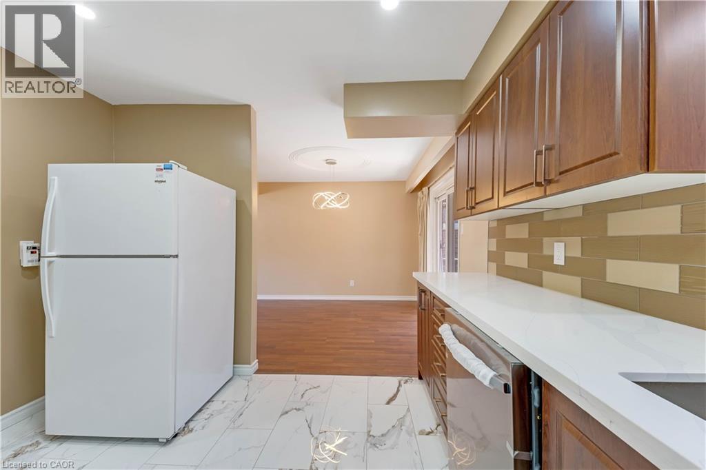 402 Lakeview Drive, Waterloo, Ontario  N2L 4Z6 - Photo 9 - 40835792