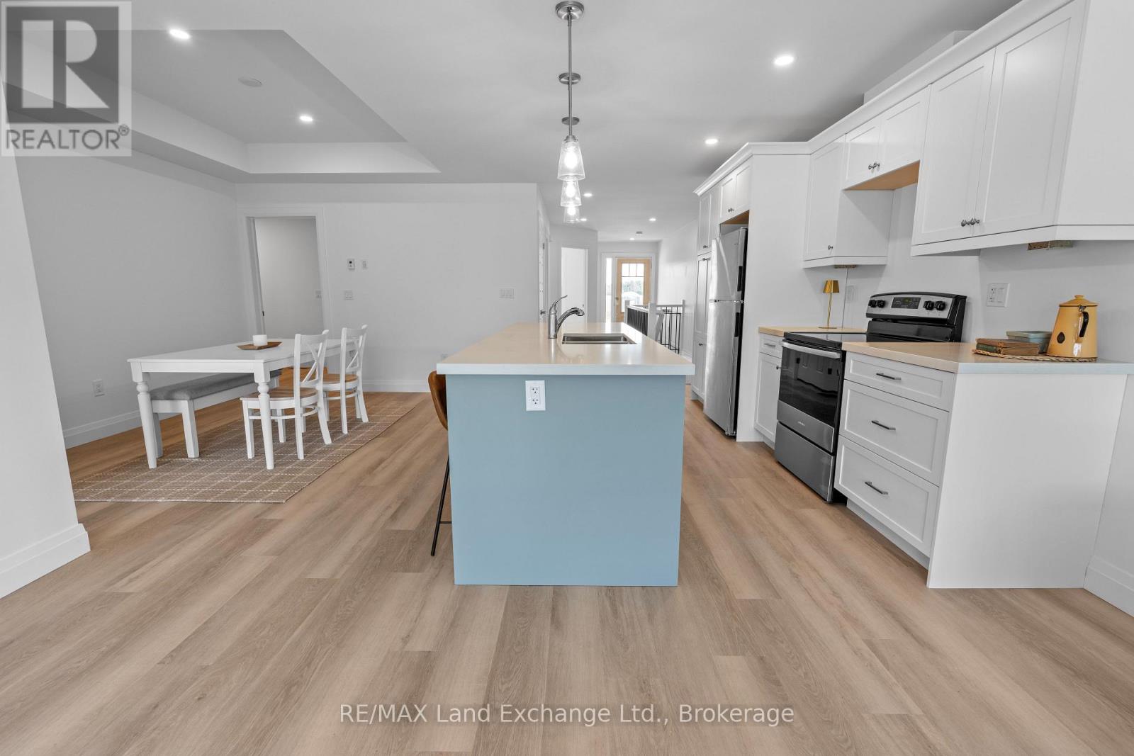98 Eagle Court, Saugeen Shores, Ontario  N0H 2C3 - Photo 11 - X13236100