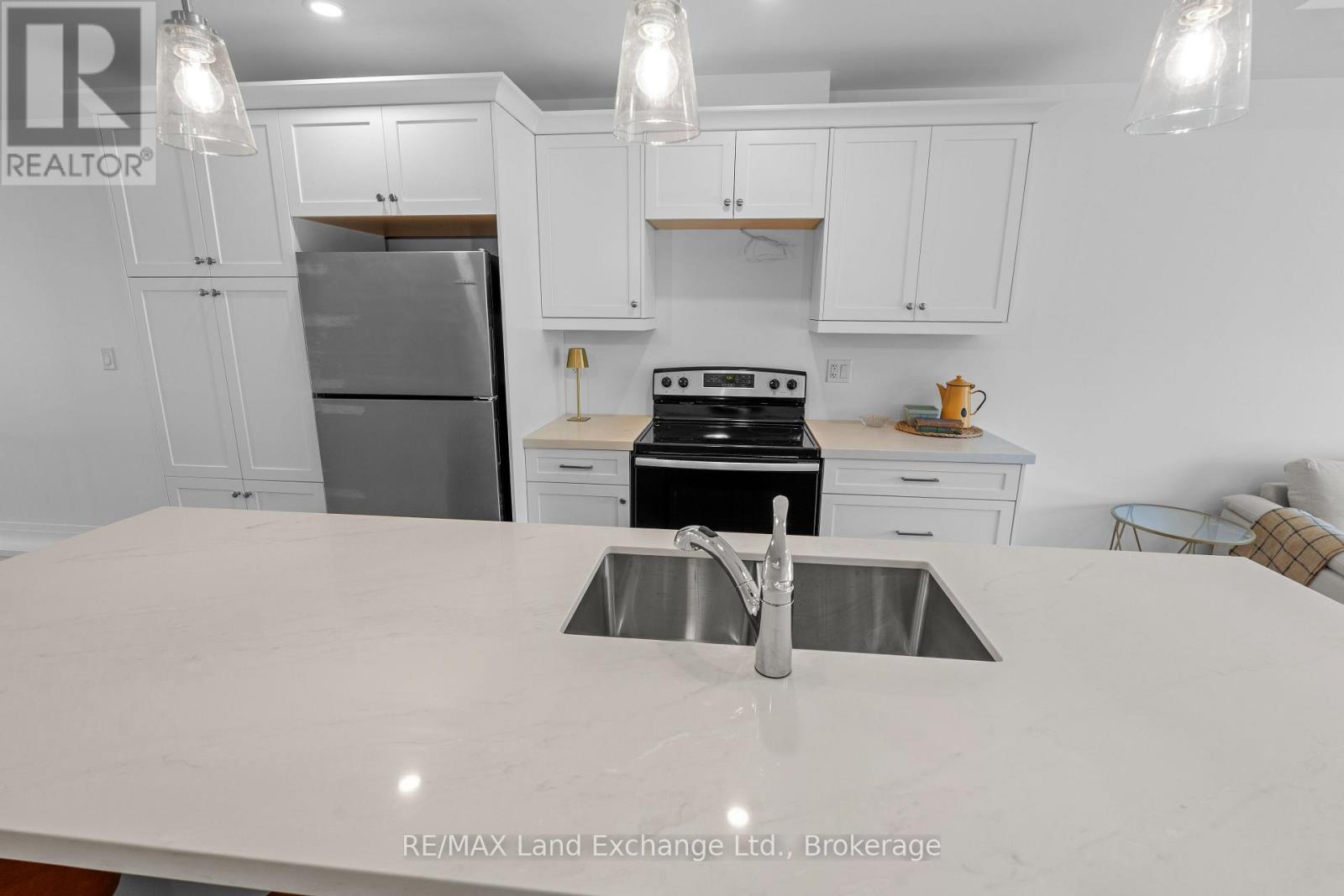 98 Eagle Court, Saugeen Shores, Ontario  N0H 2C3 - Photo 17 - X13236100
