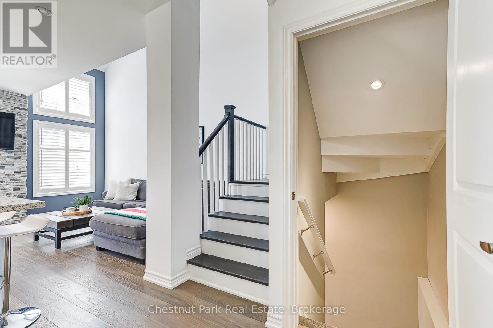 18 Gregory Avenue, Collingwood, Ontario  L9Y 0Z5 - Photo 6 - S13236660