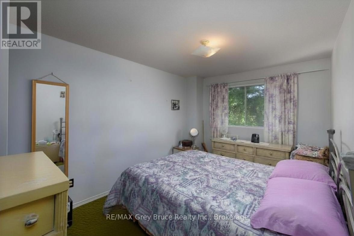 1068 11th Street E, Owen Sound, Ontario  N4K 5V6 - Photo 12 - X13237214
