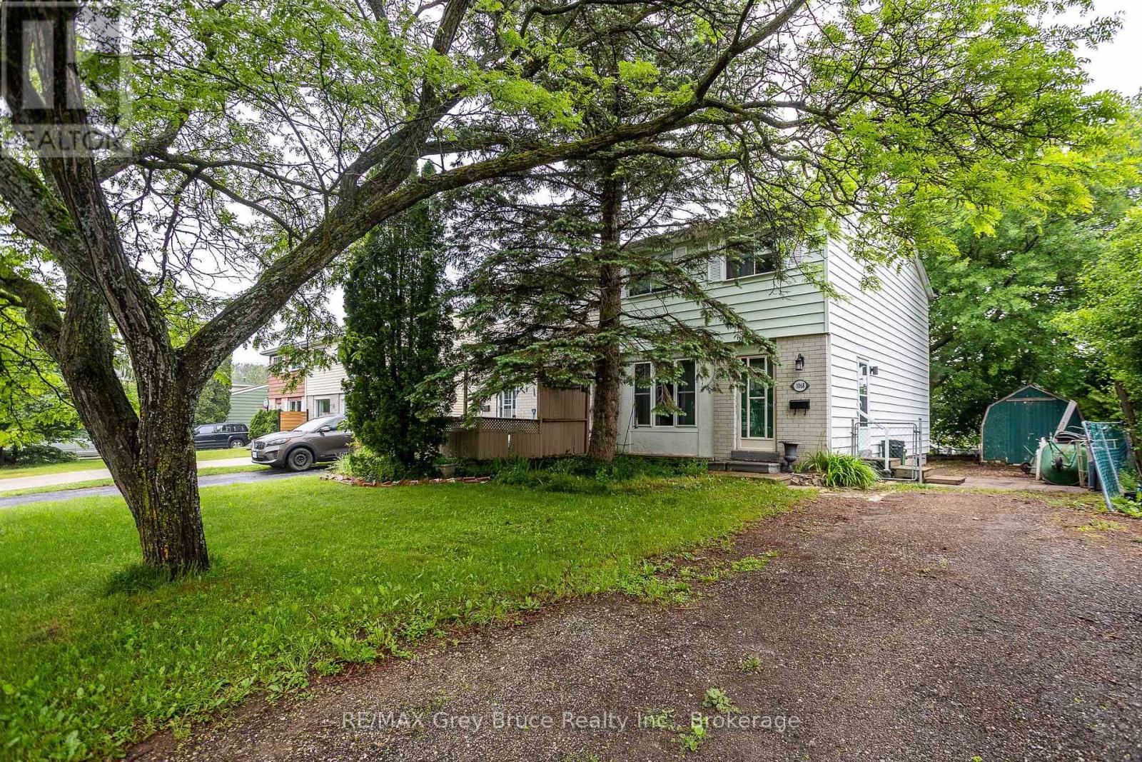 1068 11th Street E, Owen Sound, Ontario  N4K 5V6 - Photo 2 - X13237214