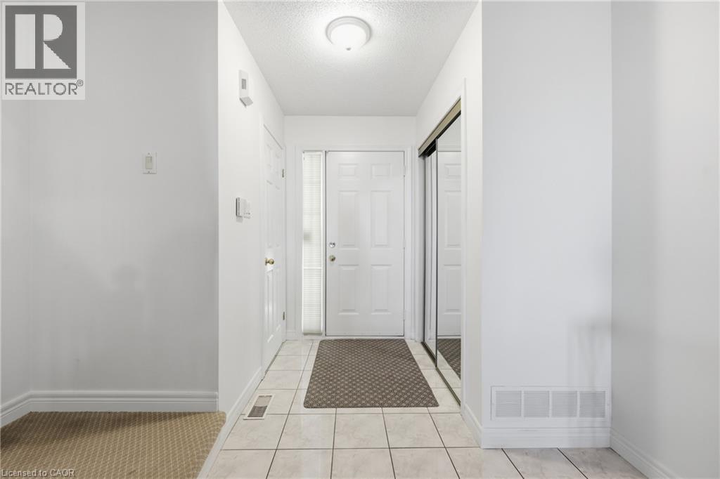 85 Edgewater Drive Unit# 6, Stoney Creek, Ontario  L8E 4Z2 - Photo 4 - 40836274