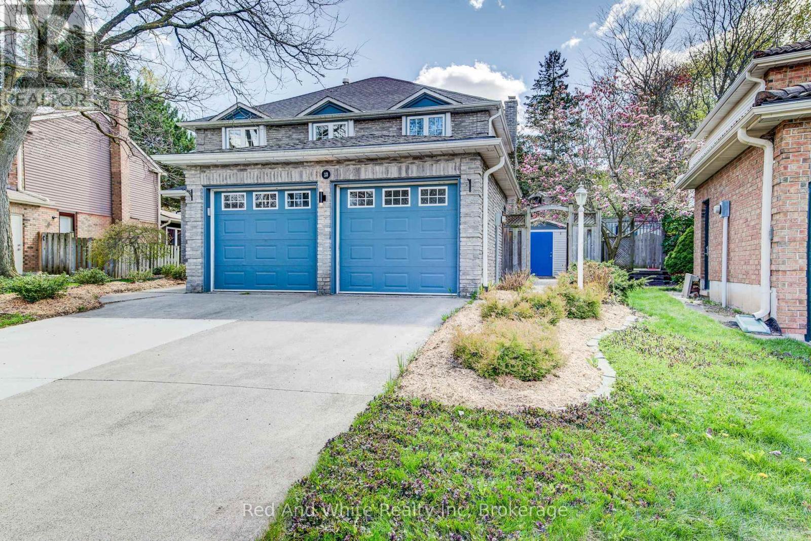 13 Gateview Drive, Waterloo, Ontario  N2T 1A3 - Photo 2 - X13237998