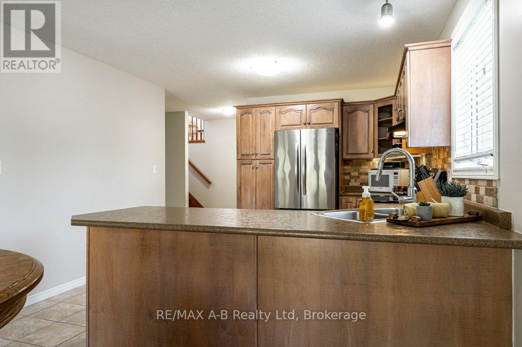 310 Wettlaufer Street, East Zorra-Tavistock, Ontario  N0B 2R0 - Photo 11 - X13238808