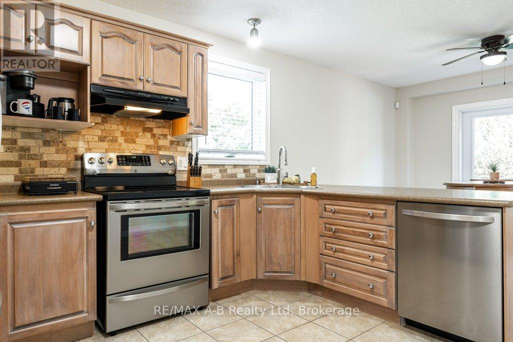 310 Wettlaufer Street, East Zorra-Tavistock, Ontario  N0B 2R0 - Photo 12 - X13238808