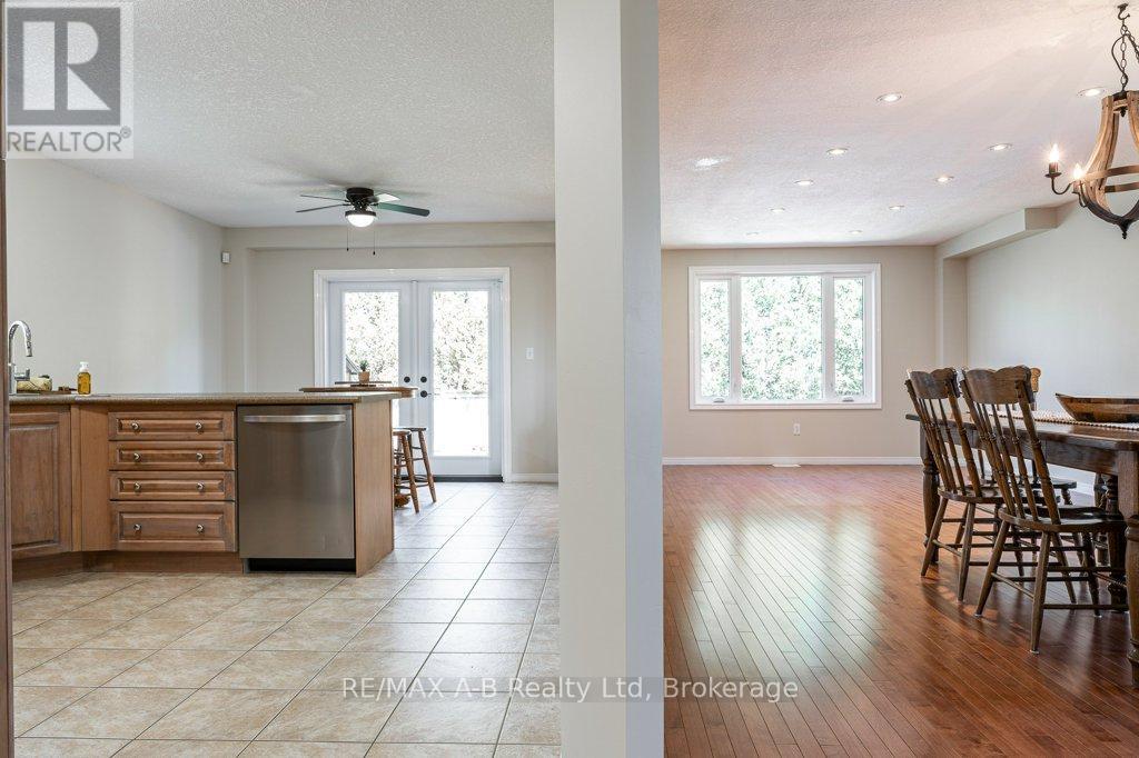 310 Wettlaufer Street, East Zorra-Tavistock, Ontario  N0B 2R0 - Photo 7 - X13238808