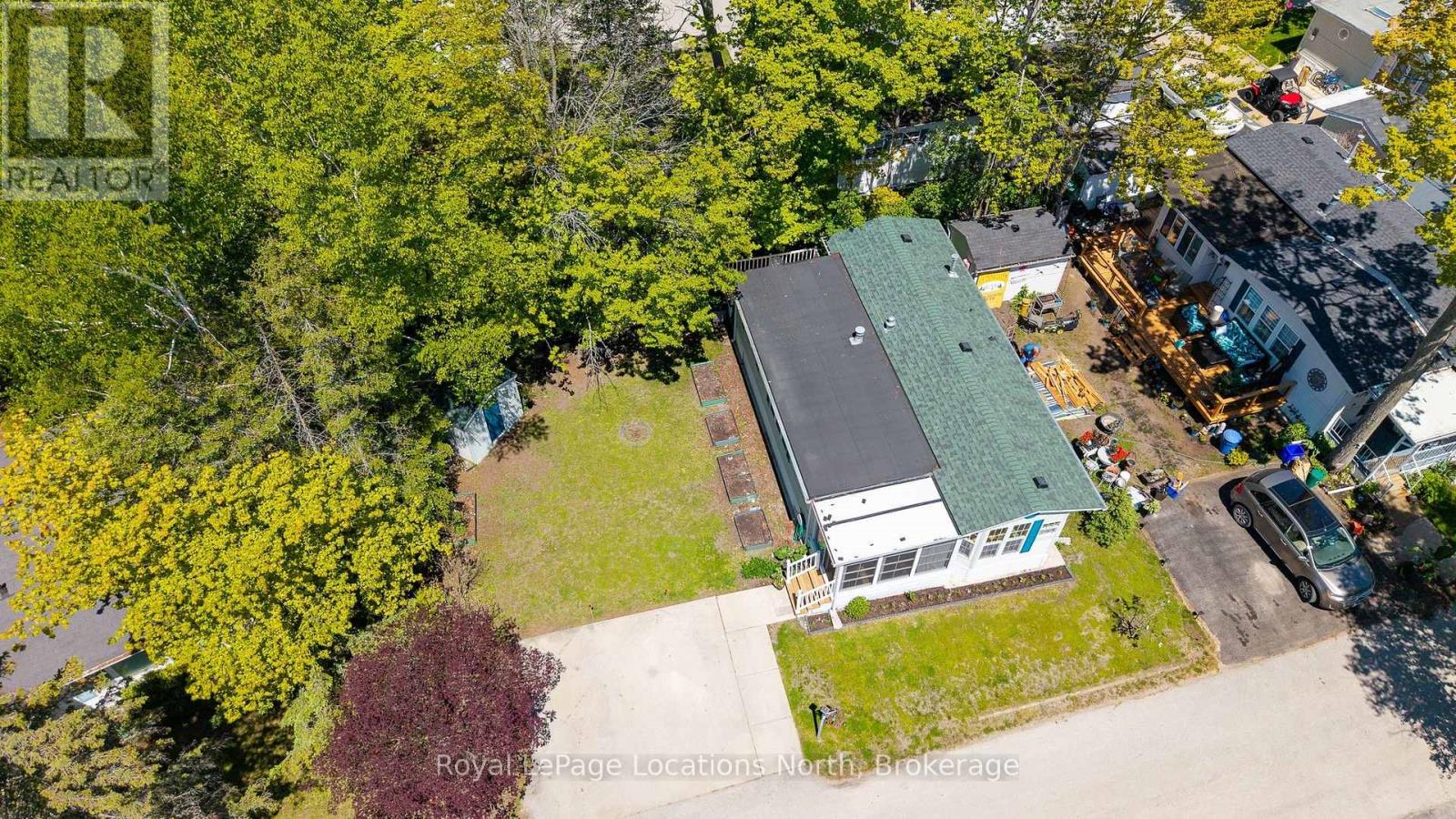 55 Topaz Street, Wasaga Beach, Ontario  L9Z 1X7 - Photo 3 - S13239498