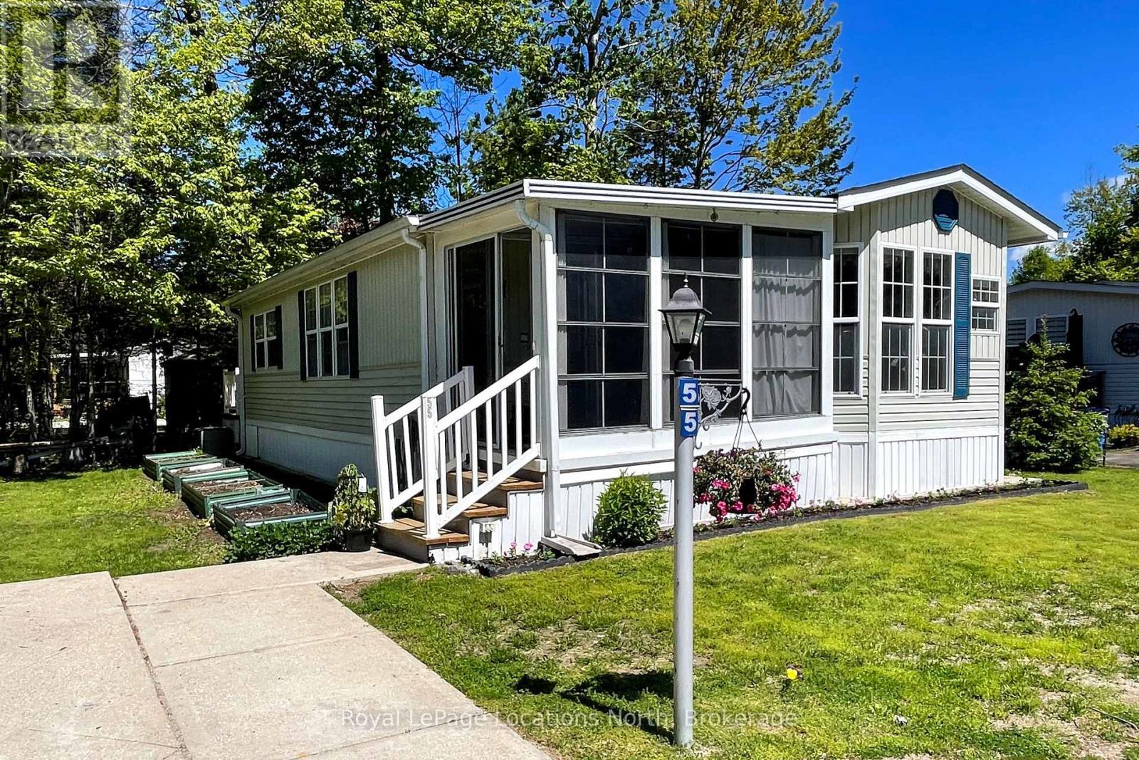 55 Topaz Street, Wasaga Beach, Ontario  L9Z 1X7 - Photo 4 - S13239498