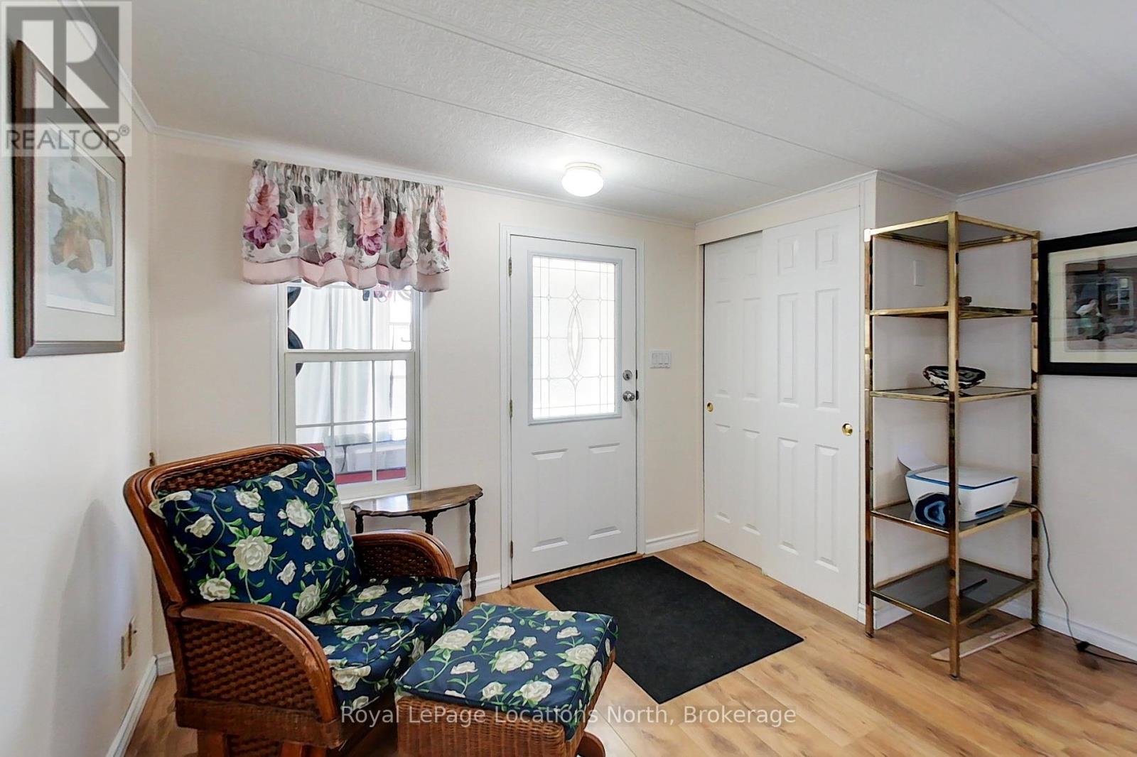 55 Topaz Street, Wasaga Beach, Ontario  L9Z 1X7 - Photo 6 - S13239498