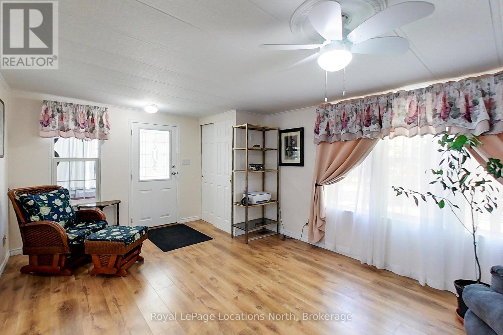 55 Topaz Street, Wasaga Beach, Ontario  L9Z 1X7 - Photo 7 - S13239498