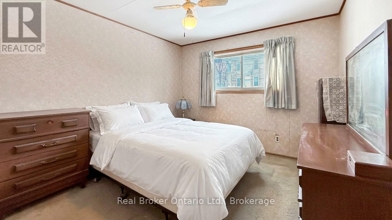815 Albert Street E, West Grey, Ontario  N0G 1C0 - Photo 11 - X13239520