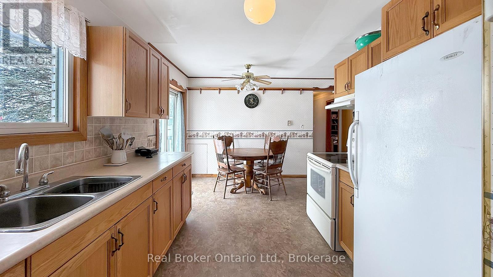 815 Albert Street E, West Grey, Ontario  N0G 1C0 - Photo 6 - X13239520