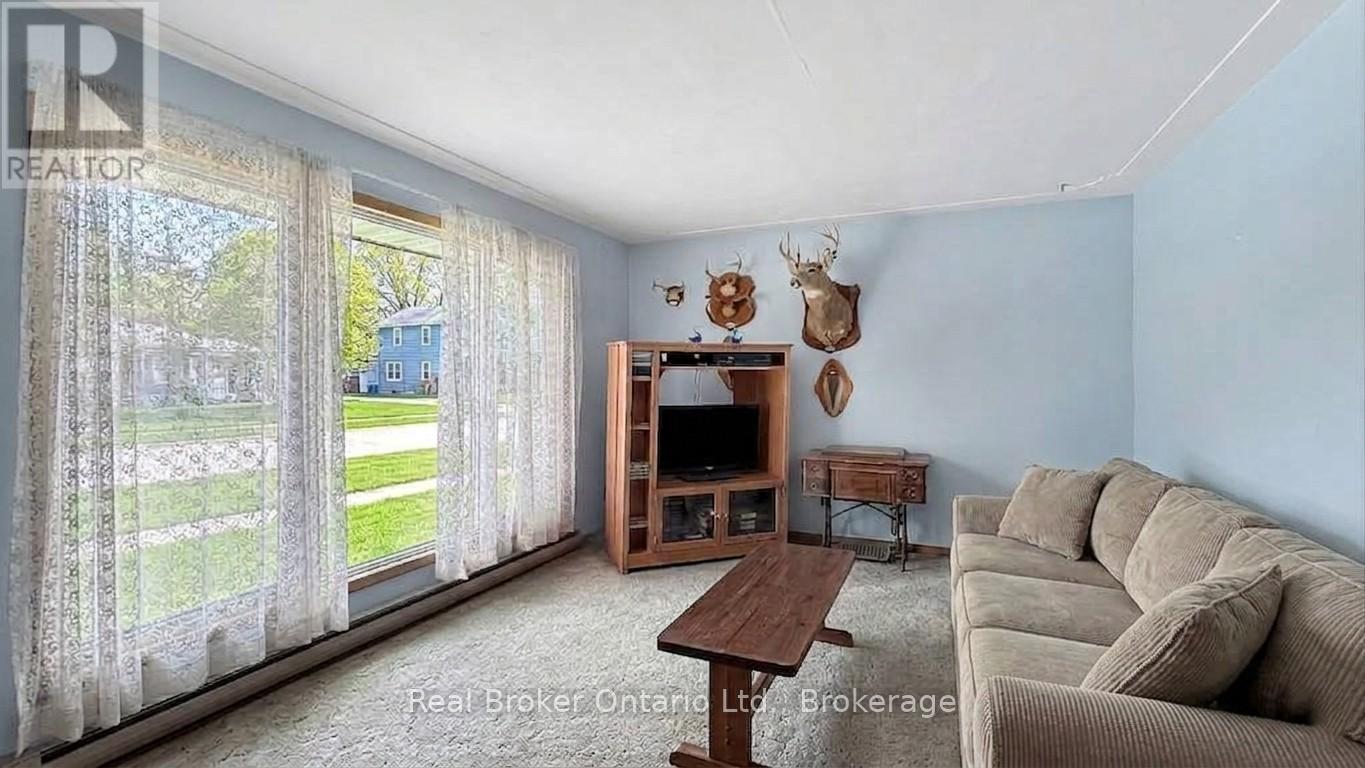 815 Albert Street E, West Grey, Ontario  N0G 1C0 - Photo 8 - X13239520
