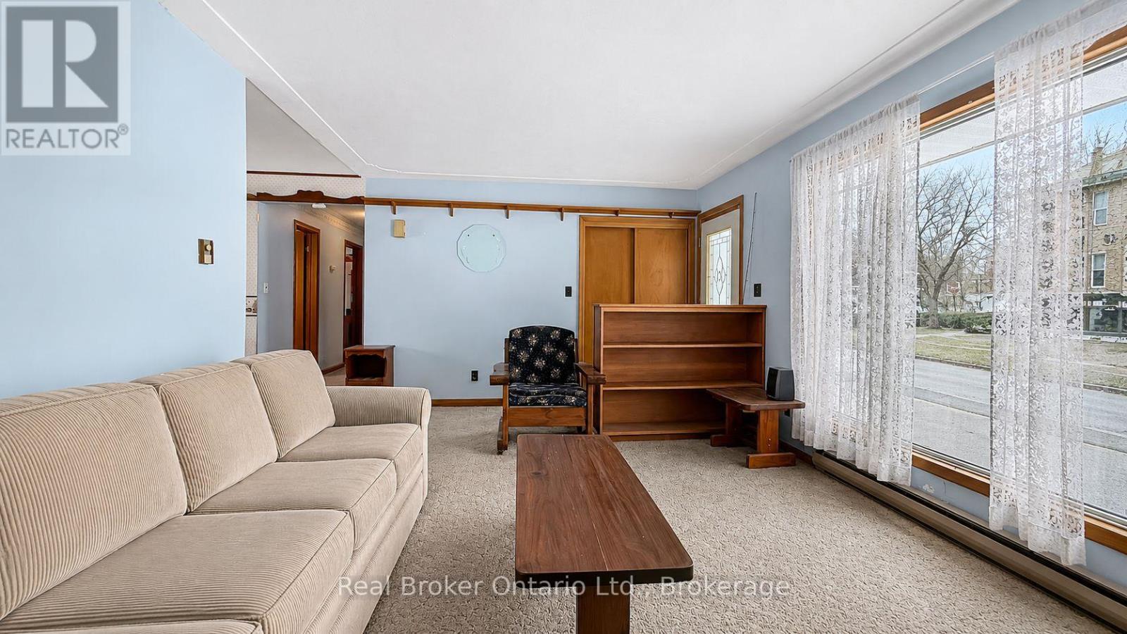 815 Albert Street E, West Grey, Ontario  N0G 1C0 - Photo 9 - X13239520