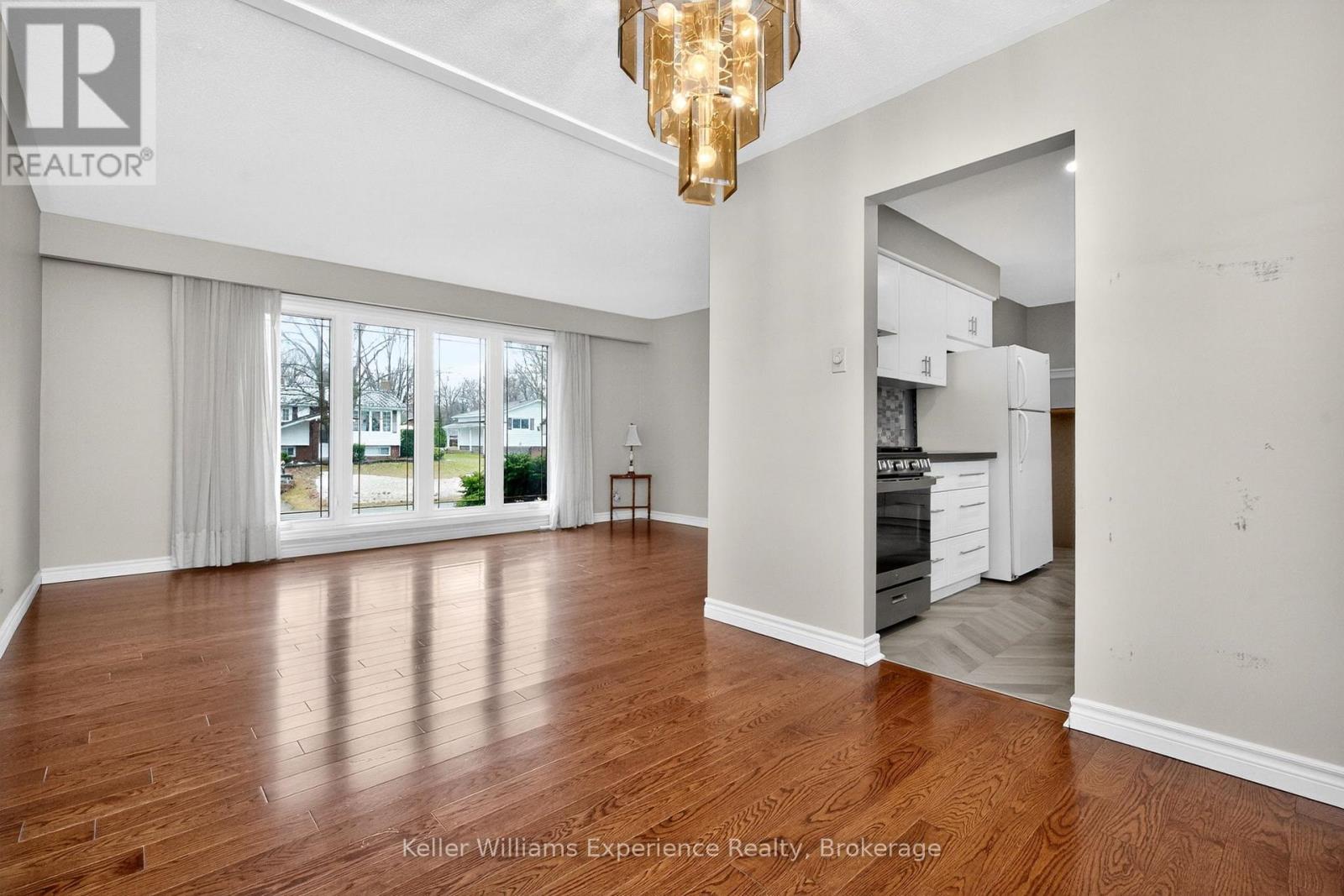 19 Viel Street, Penetanguishene, Ontario  L9M 1J1 - Photo 12 - S13239740