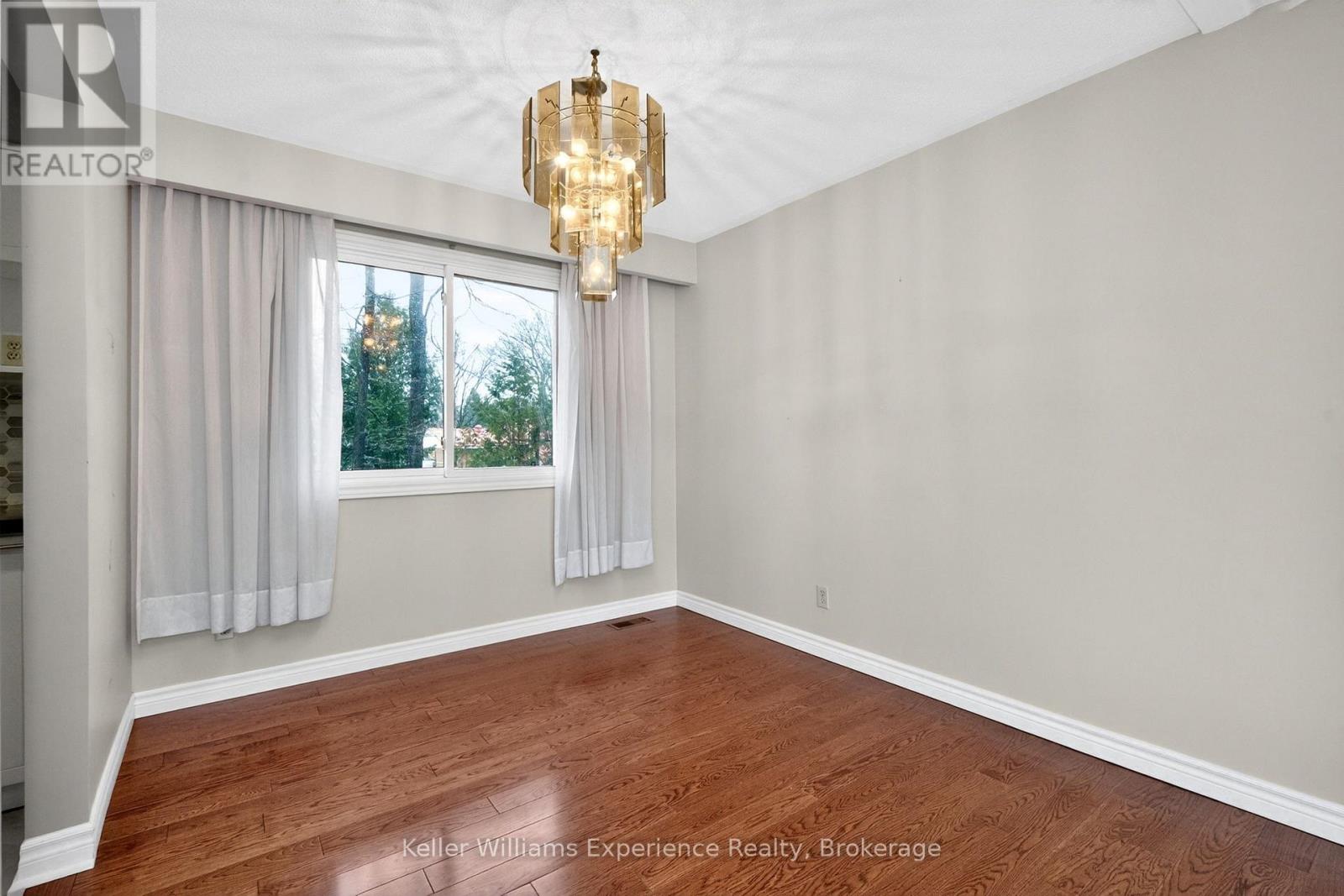 19 Viel Street, Penetanguishene, Ontario  L9M 1J1 - Photo 14 - S13239740
