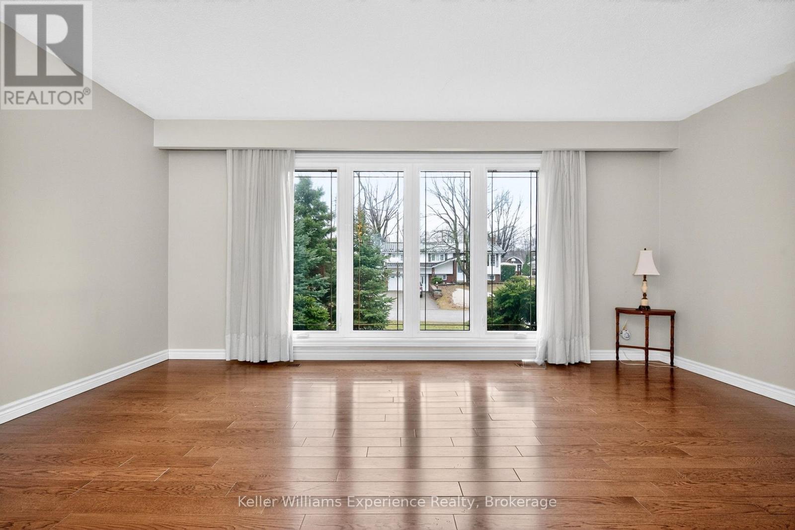 19 Viel Street, Penetanguishene, Ontario  L9M 1J1 - Photo 15 - S13239740
