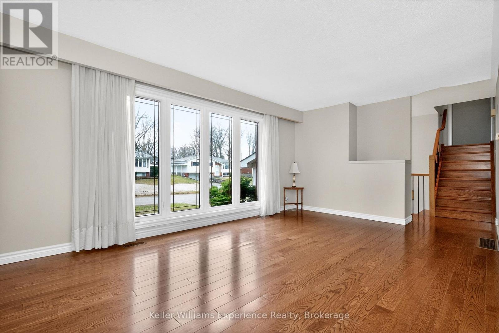 19 Viel Street, Penetanguishene, Ontario  L9M 1J1 - Photo 18 - S13239740