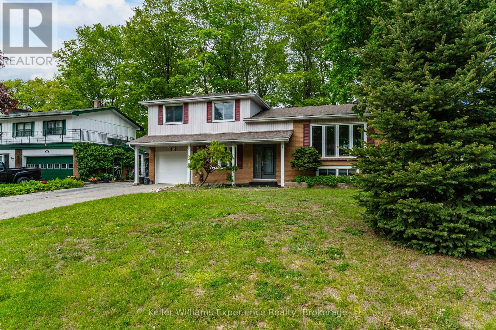 19 Viel Street, Penetanguishene, Ontario  L9M 1J1 - Photo 2 - S13239740