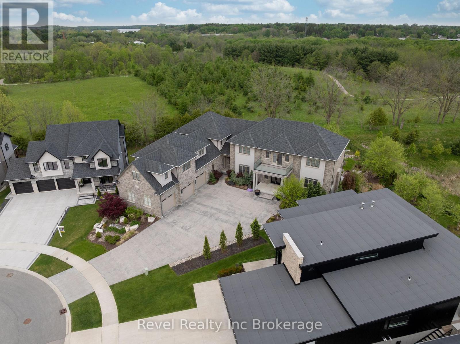 241 Tamarack Boulevard, Woodstock, Ontario  N4S 0E4 - Photo 2 - X13240222