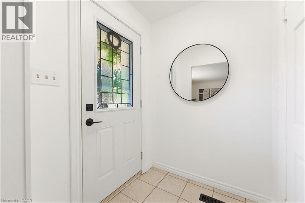 17 Broadmore Avenue, St. Catharines, Ontario  L2M 6A4 - Photo 3 - 40836509