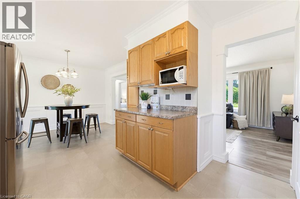 17 Broadmore Avenue, St. Catharines, Ontario  L2M 6A4 - Photo 9 - 40836509