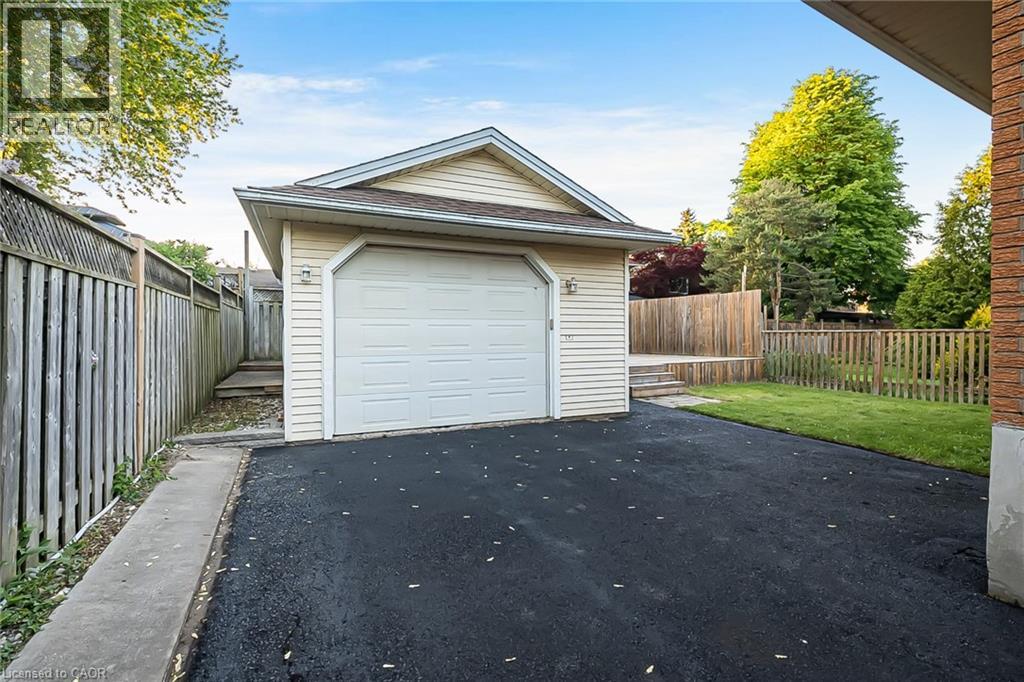 124 Dunsmere Drive, Kitchener, Ontario  N2E 1V7 - Photo 38 - 40836812