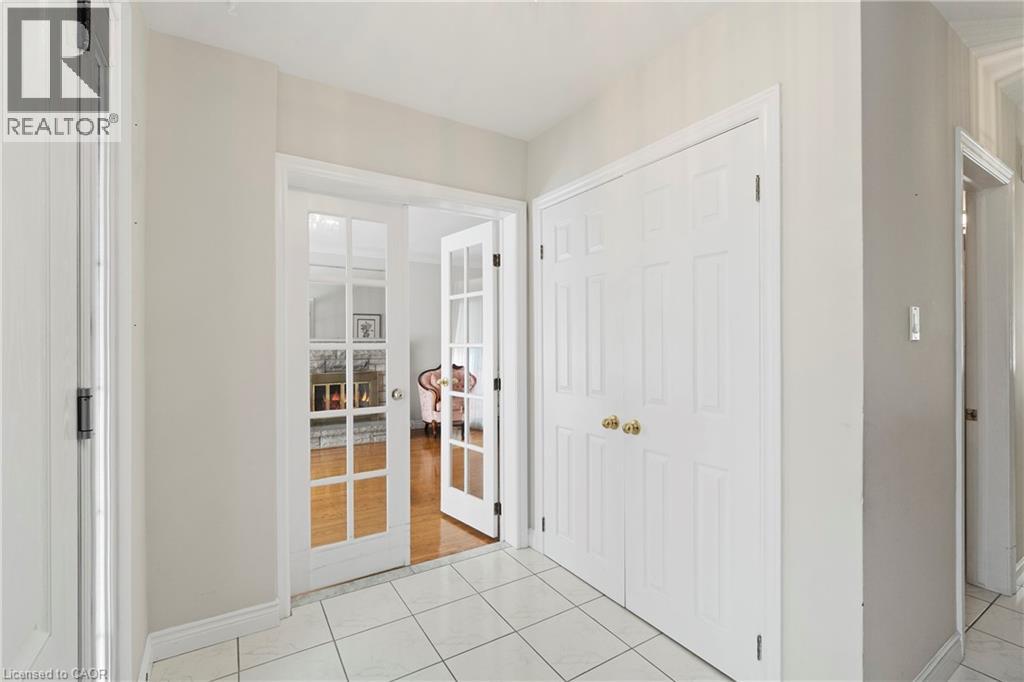 36 Buckingham Drive, Hamilton, Ontario  L9C 2G5 - Photo 5 - 40836783