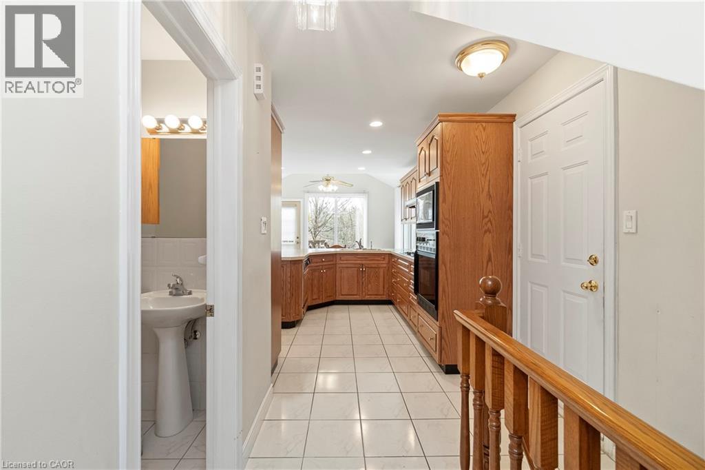 36 Buckingham Drive, Hamilton, Ontario  L9C 2G5 - Photo 6 - 40836783