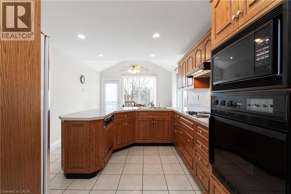 36 Buckingham Drive, Hamilton, Ontario  L9C 2G5 - Photo 9 - 40836783