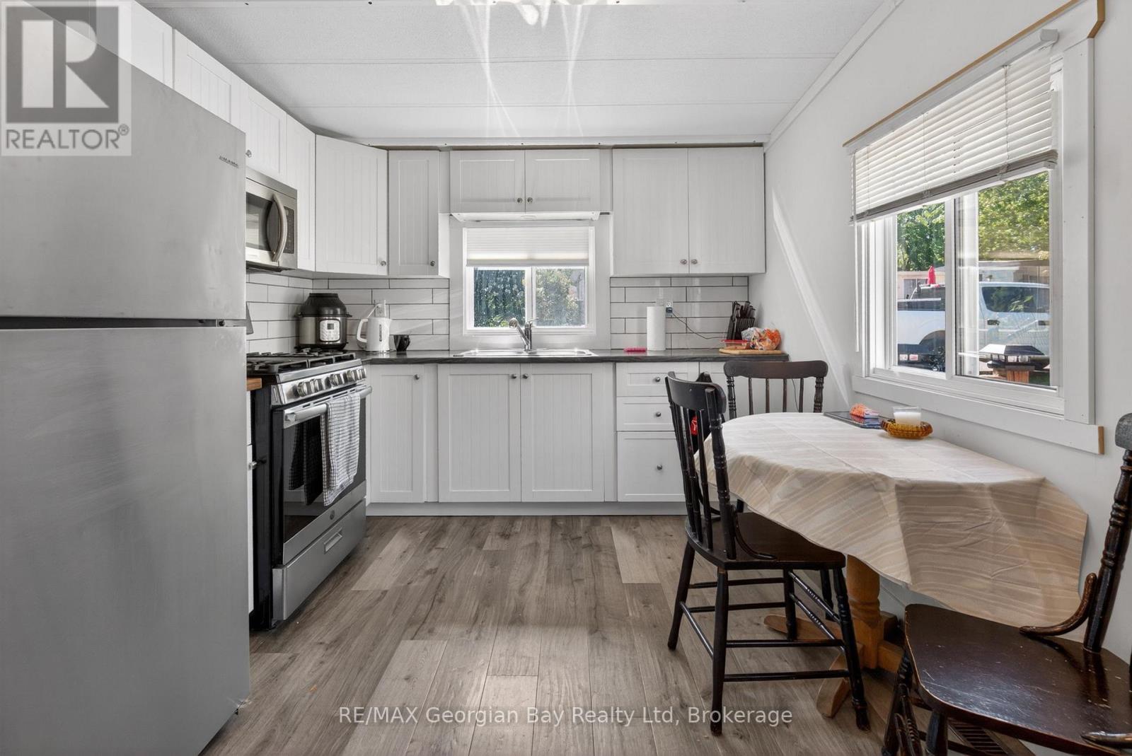 24 Lakeshore Road, Midland, Ontario  L4R 0B8 - Photo 4 - S13242028
