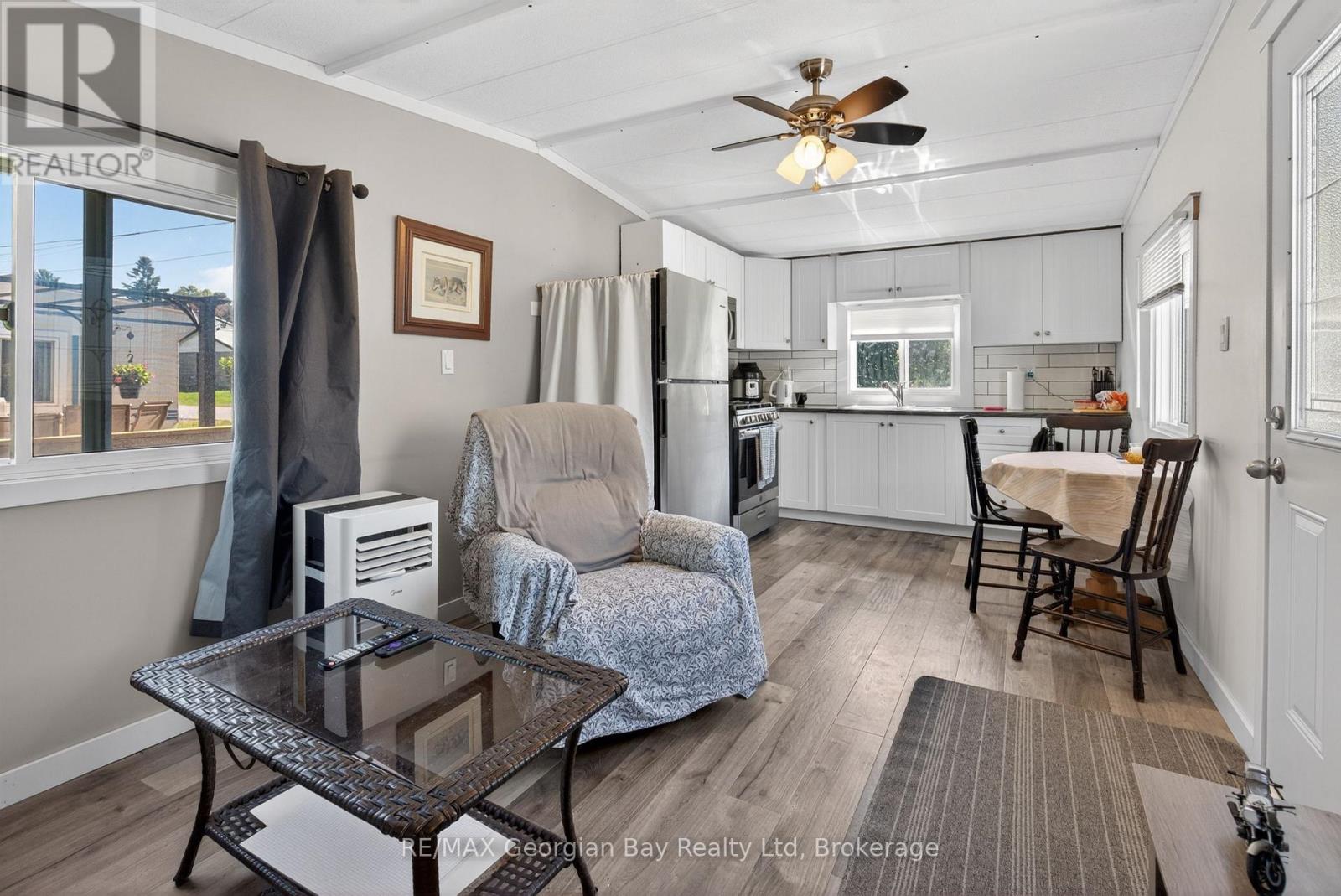 24 Lakeshore Road, Midland, Ontario  L4R 0B8 - Photo 8 - S13242028