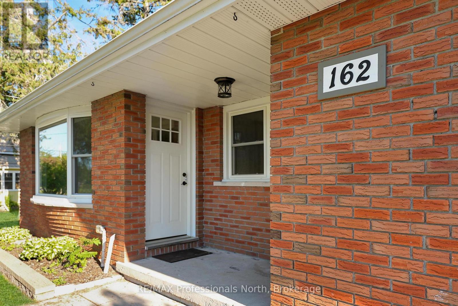 162 Hillside Drive, Kawartha Lakes, Ontario  K0M 1C0 - Photo 2 - X13242014
