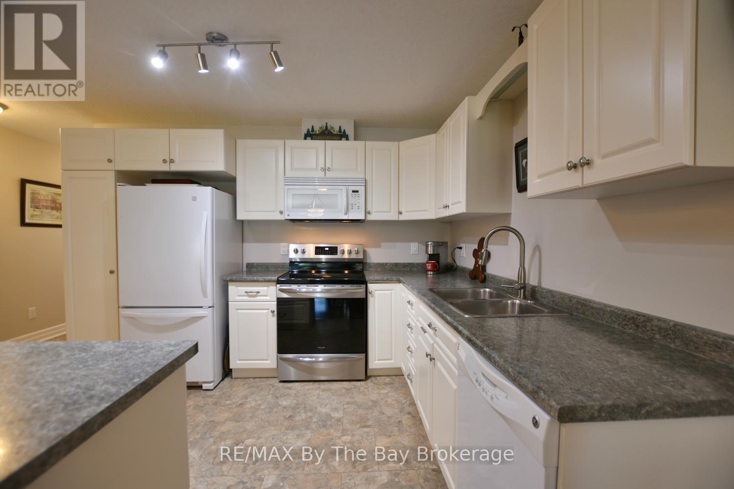 3 Garden Grove Crescent, Wasaga Beach, Ontario  L9Z 0E6 - Photo 13 - S13242300