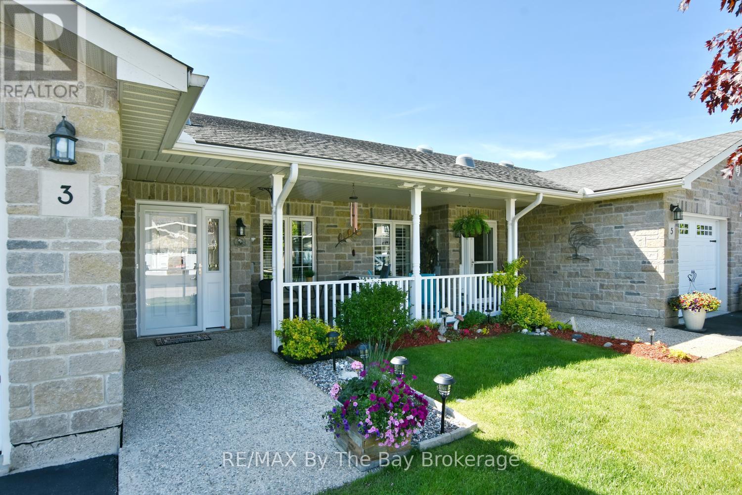 3 Garden Grove Crescent, Wasaga Beach, Ontario  L9Z 0E6 - Photo 4 - S13242300