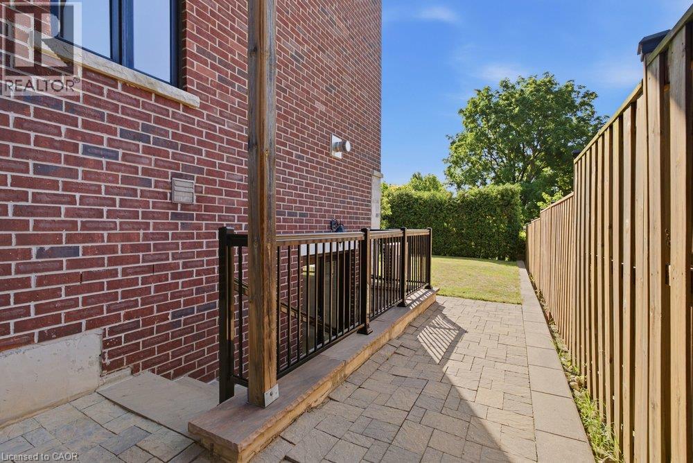 2470 Applewood Drive, Oakville, Ontario  L6L 1V9 - Photo 39 - 40836553